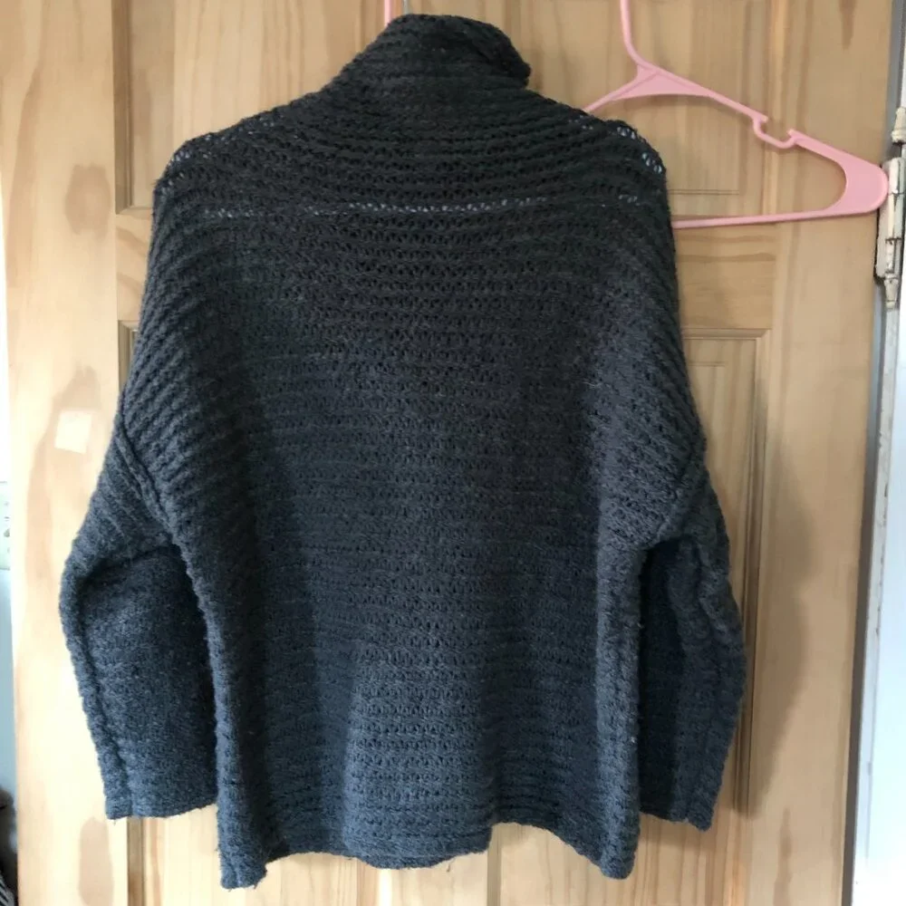 American Eagle & Aerie Sweater and Tops - Bundle of 6, Sz M - Picture 5 of 16